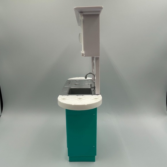 Barbie The Pioneer Woman Kitchen Stove Sink Microwave Cabinets only Playset - Picture 4 of 7